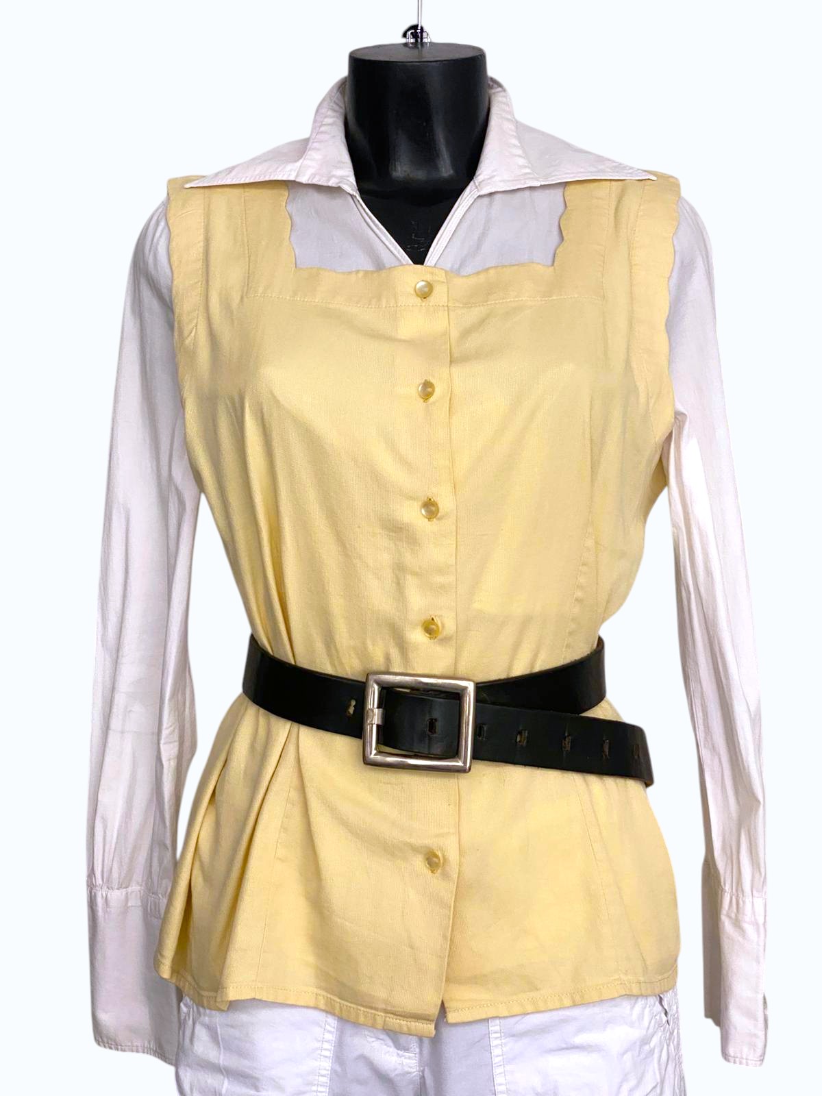 blusa smanicata gialla