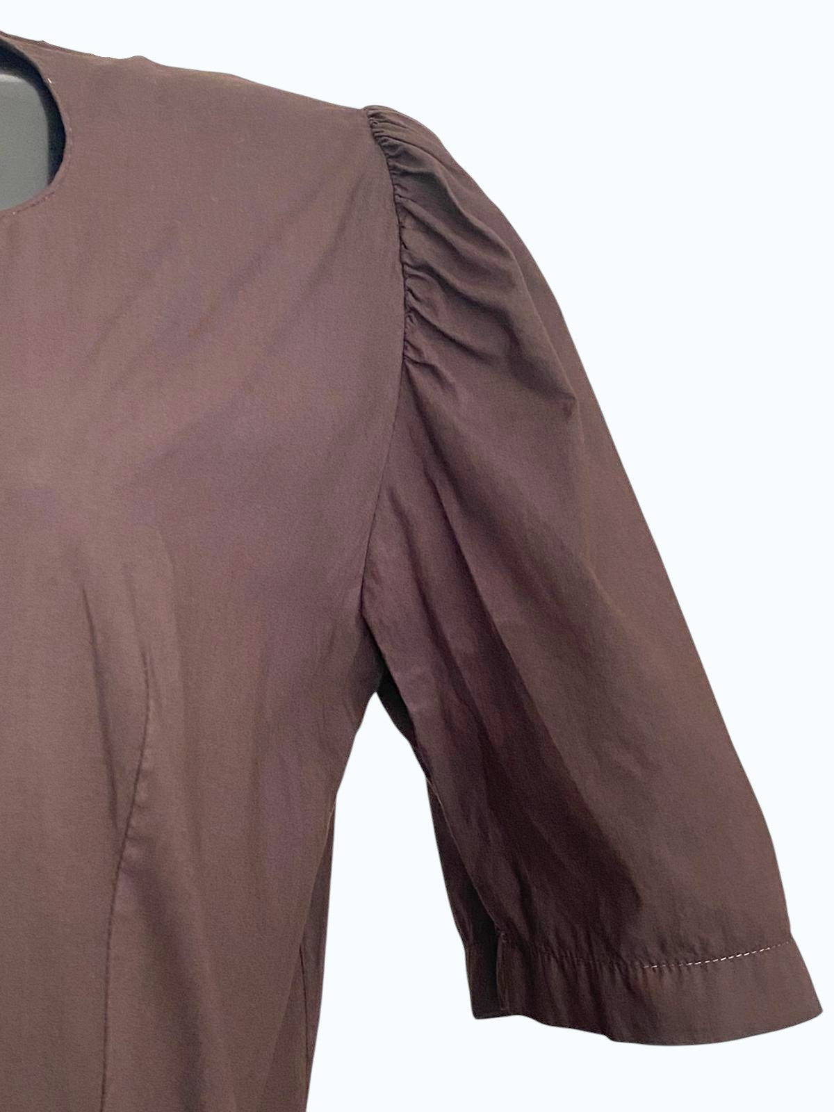 Vestito marrone con bottoncini lungo
