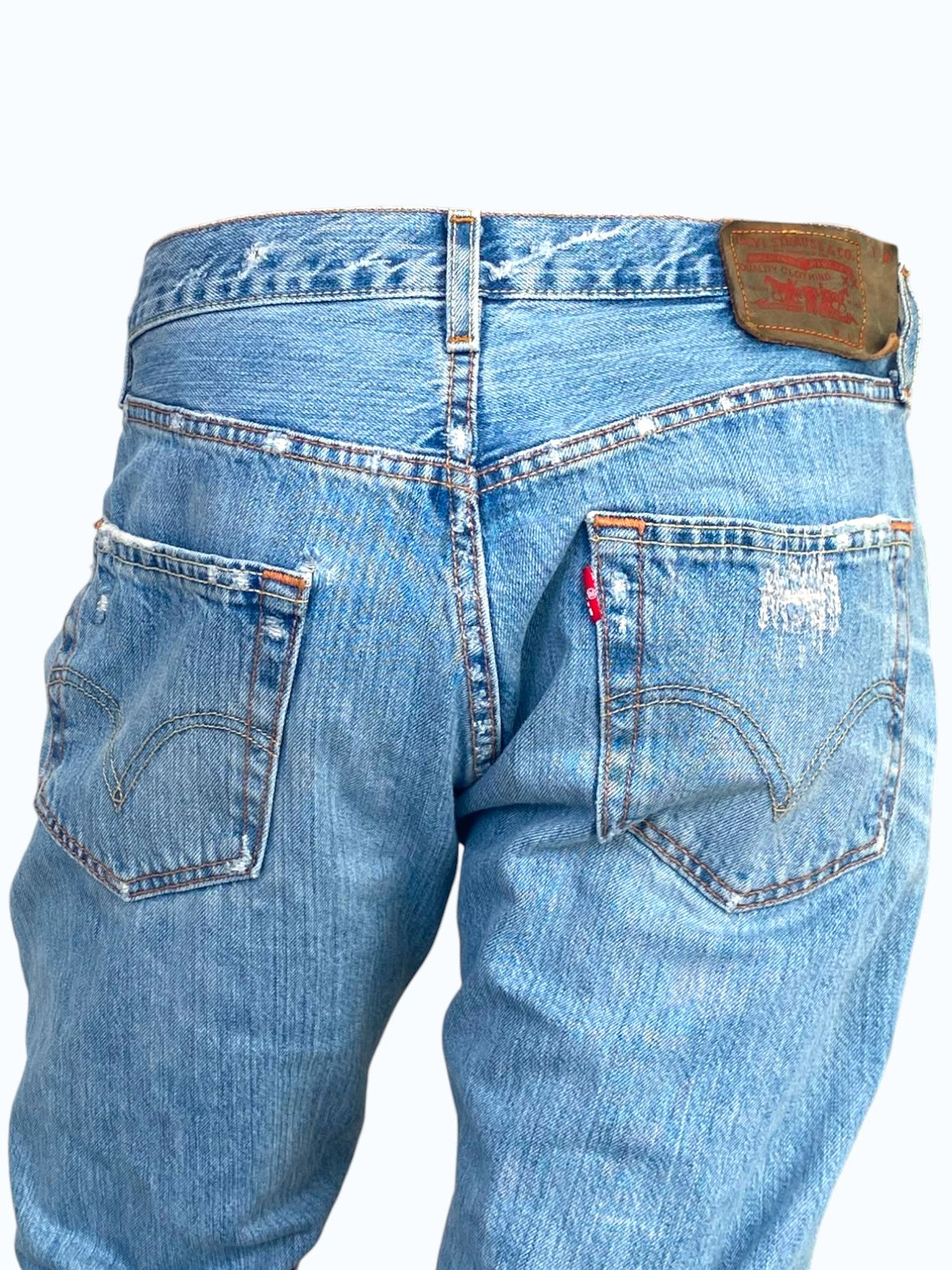 jorts Levi's distressed