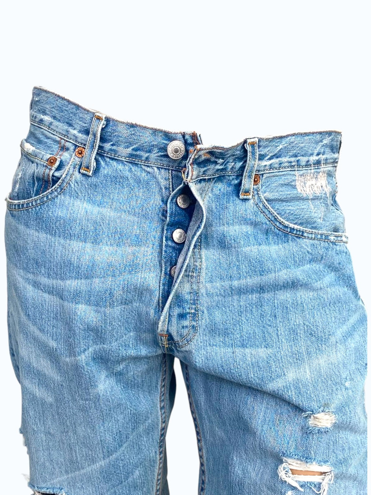 jorts Levi's distressed