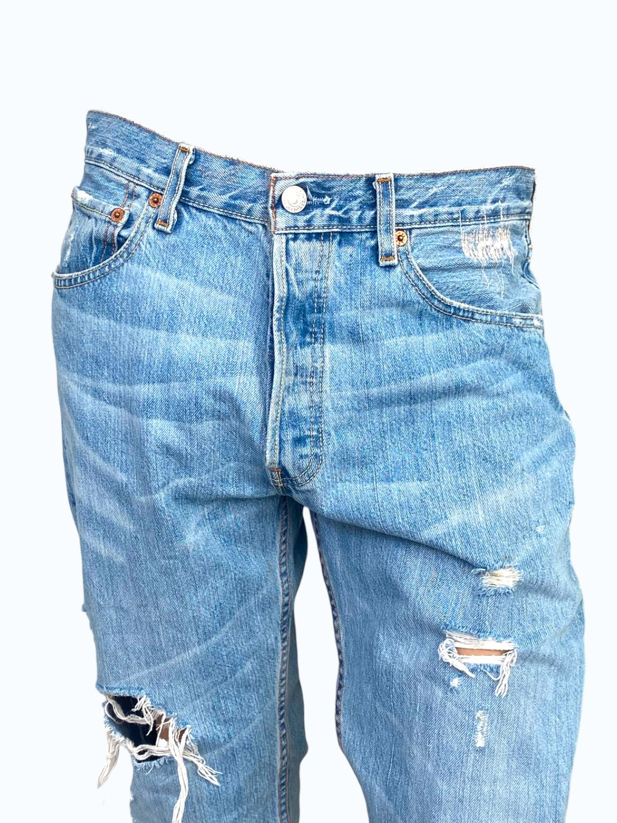 jorts Levi's distressed
