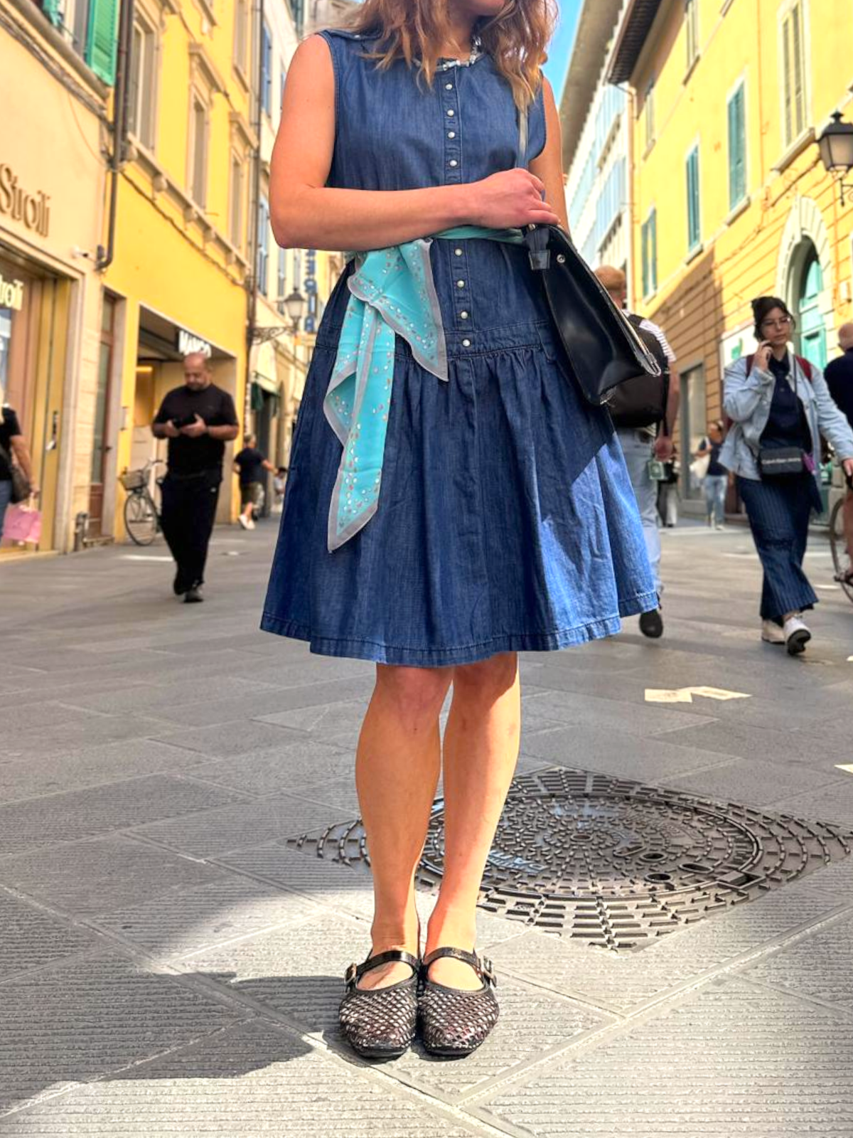 vestito sopra il ginocchio di jeans